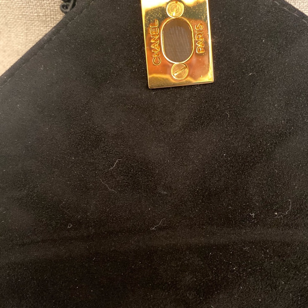 Vintage Authentic Chanel Black Suede Purse - Picture 4 of 16